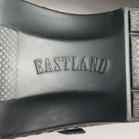 Eastland Mae Leather Slip On Women’s Clogs - Picture 10 of 11